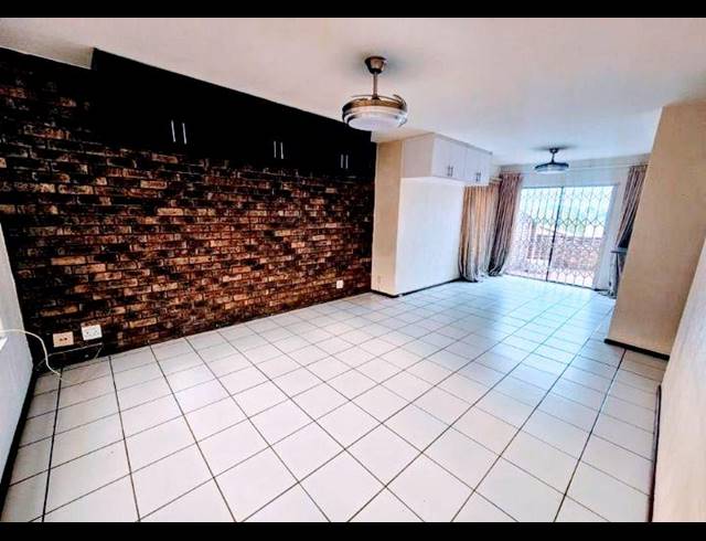 2 BEDROOM TOWNHOUSE FOR SALE IN RIDGEWAY
